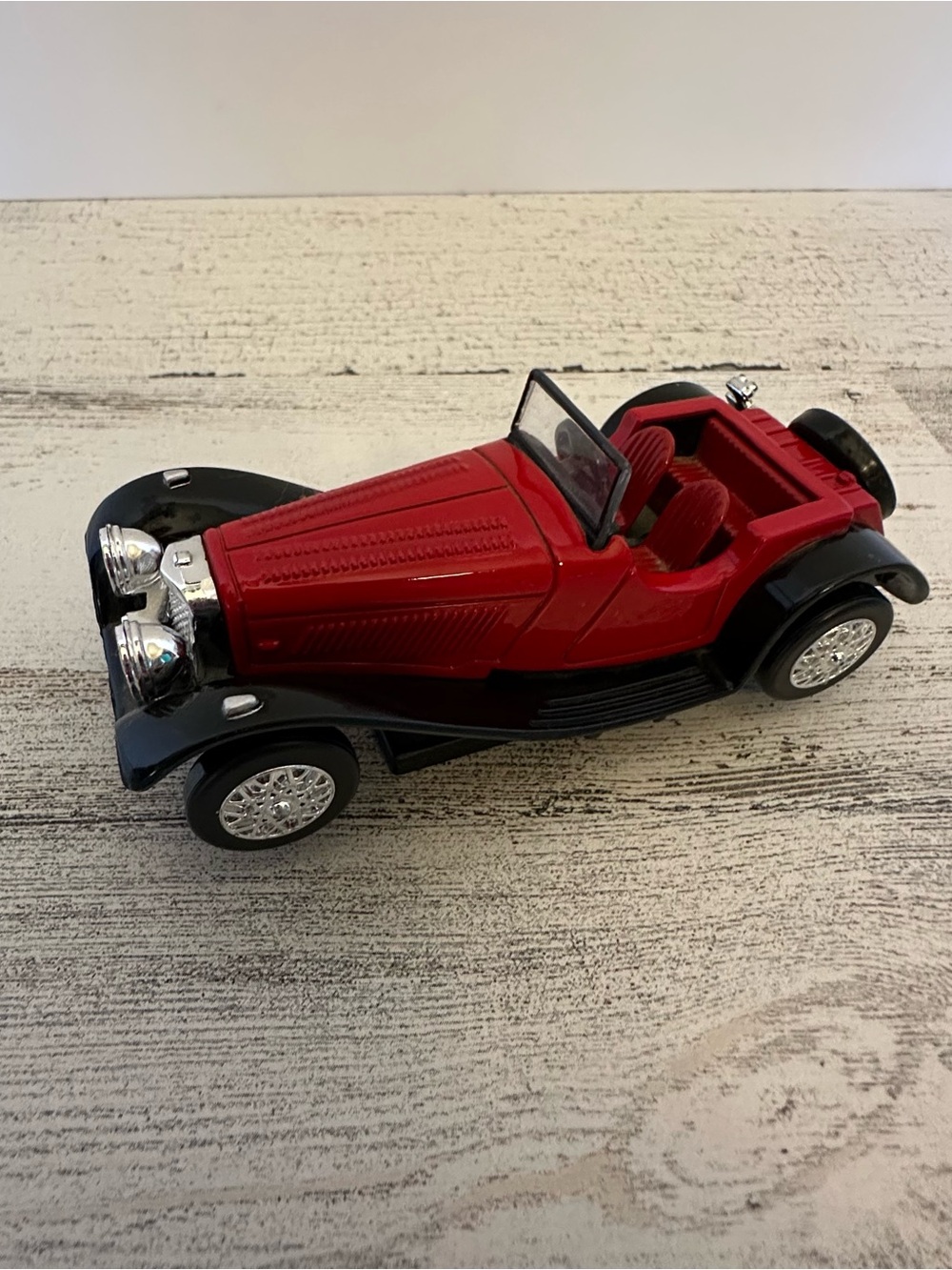 Diecast Jaguar SS-100